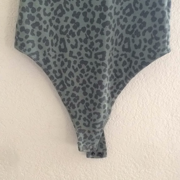 AE Ribbed Bodysuit - Picture 3 of 5